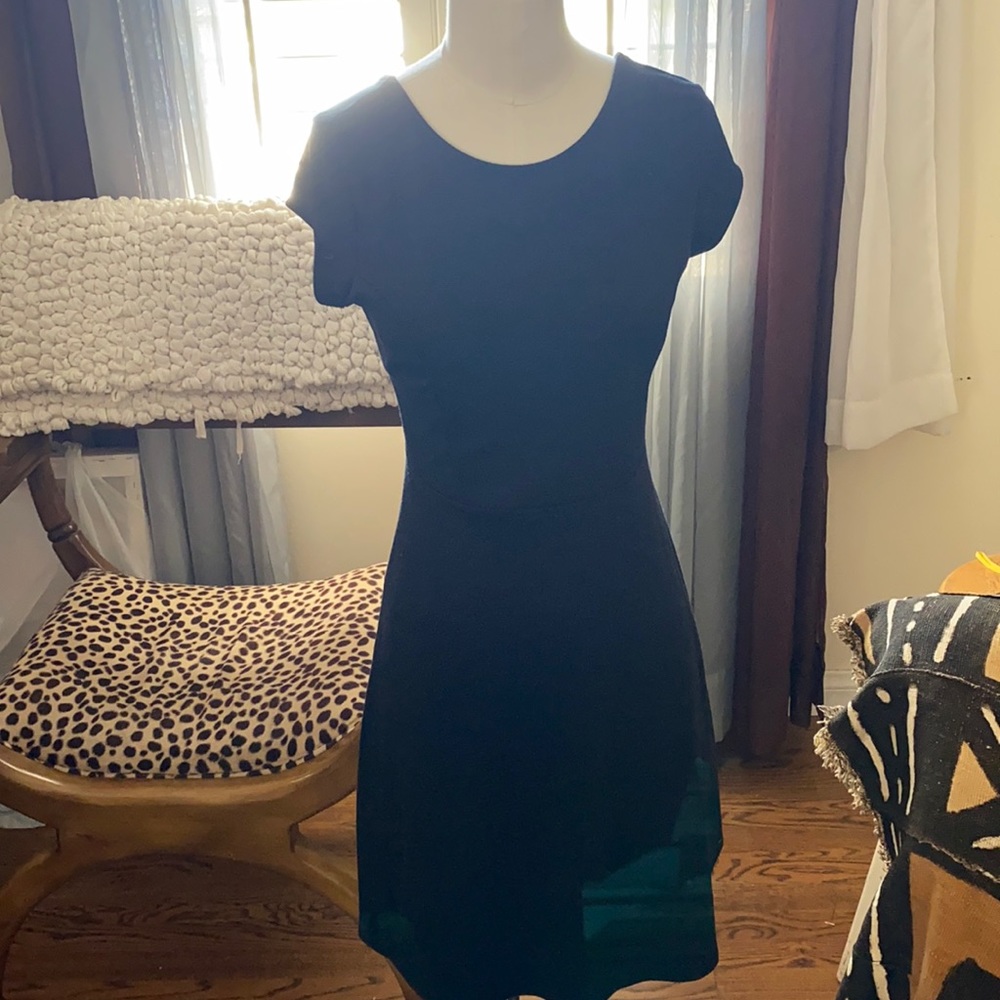 Black short sleeved dress